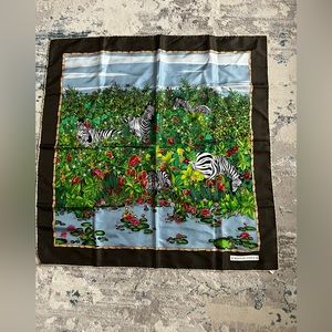 Hunting world scarf